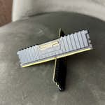 Corsair VENGEANCE LPX 2X4GB DDR4 2666MHz CL16 memória kit kep 1